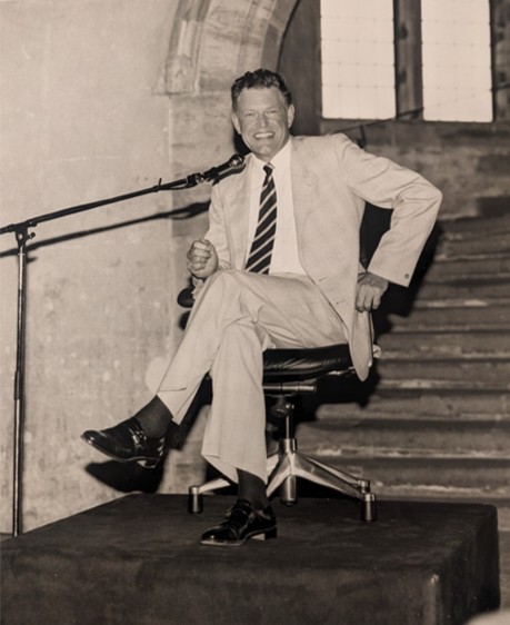 Robert (Bob) Ford